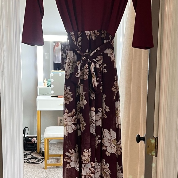 3/4 Sleeve Floral Maxi - Picture 3 of 8